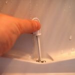 Pourquoi l'eau s'accumule-t-elle dans le réfrigérateur