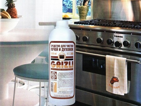 Produits chimiques pour nettoyer le four